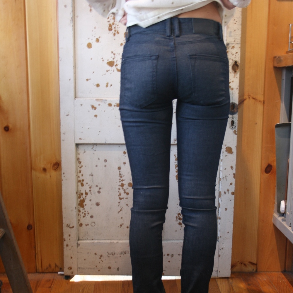 Burton women's jeans dark wash size 28